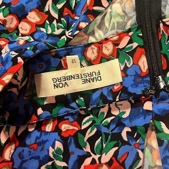 Diane Von Furstenberg Pencil Floral Skirt - Picture 4 of 7